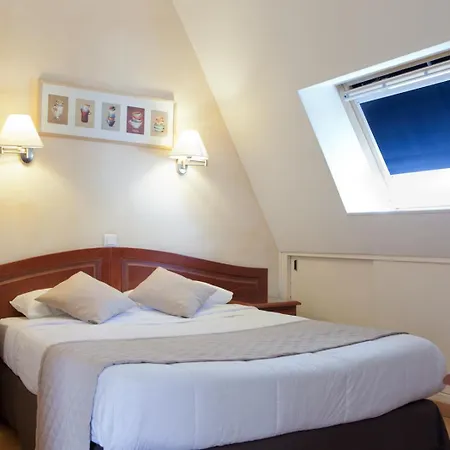 Hotel Cosmotel Marais Republique Paris-2
